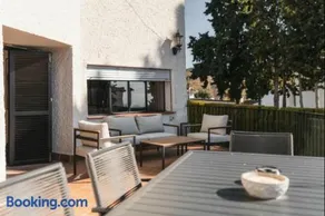 Villa Rural con Piscina y Terraza con Vistas a la Sierra - Image 4