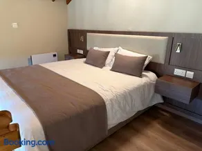 Pine Inn - Image 3