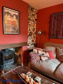 Large 4 bed house in Malmesbury, great for big families - Image 3
