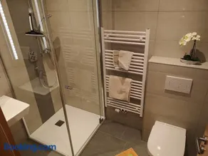 Gästehaus Luxner Zimmer ÜF - Image 4