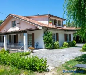 Villa Glicine Casa Vacanze con Piscina e Camino ad Apecchio, Marche - Image 4