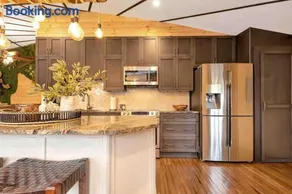 Amazing Treehouse Chalet at Sugar Mountain Resort - Image 3