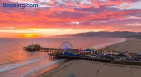 Cozy apartment in Santa Monica parking, Gym, Pool - Image 1