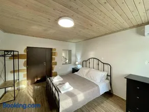 Villa Eftychia Serene Getaway with Hot Tub in a Quiet Location - Image 3