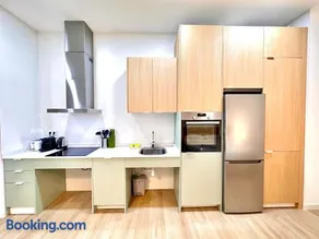 Valentia Modern and Comfortable Beachside Style - Image 2