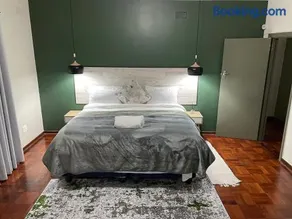 Cozy 3 Bedroom House with unique bathrooms - 2084 - Image 2