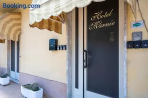 Hotel Marnie - Image 1