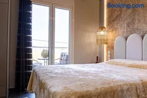George V Luxury Apartments - Room 4 - Image 3