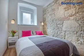 Top Center Rooms & Studio - Image 5