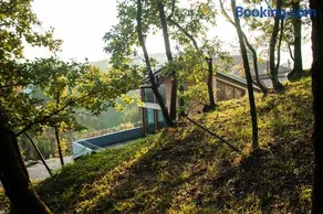 Apartment Oton Reya - Image 1