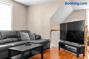 555-2 6BR Quincy - Spacious Apt near Boston - Perry Beach - Image 2