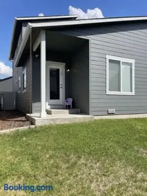 Post Falls Hideaway New 4 Bedroom Home Short Term - Image 2