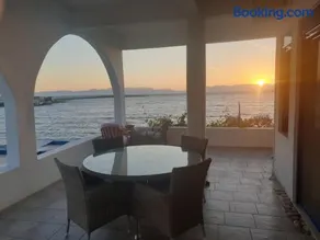 Sunset Holiday House - Image 5