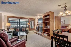 VS643 and 645H Square Condo - Image 4