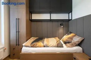 New Designer Apartment with Large Terrace - Image 2