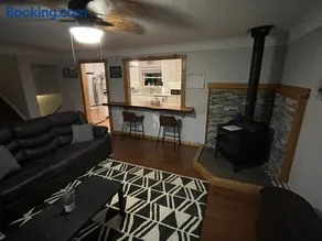 Trailside Lake Retreat - Image 4