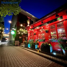 Shoemaker Irish Pub & Accommodation - Image 1
