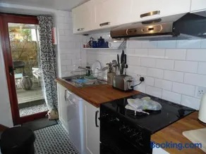The Den - Image 5