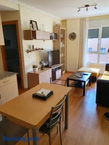 Acogedor Apartamento en Oviedo Frente al HUCA - Image 5