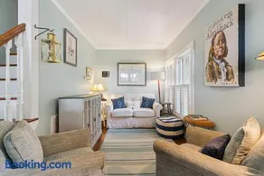 Historic Cottage Under the Oaks, Walk to Pier Village, Porch & Loft - Image 5