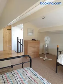 Modern one bedroom cottage - Image 3