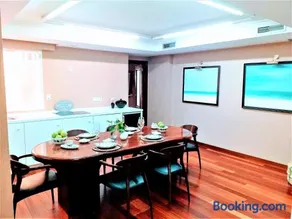 LARGE Apartment with large and sunny Terrace - Garden , ALICANTE CENTER - Image 1