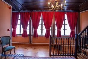 RAHAT Guest House in Old Town - Free Private Parking - Image 2