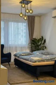 Luxury 2-bedroom apartment with balcony - Image 2