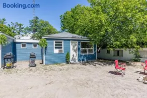 Beachside Summer Cabins - Image 1