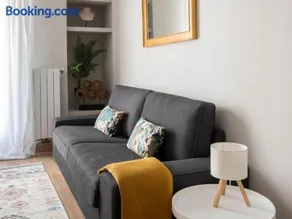 Espaciosa Casa con 3 Dormitorios en Santander - Image 2