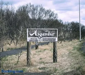 Ásgarður Guesthouse - Image 2