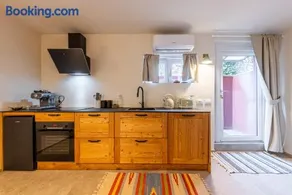 Charming apt in Villa with jacuzzi in Milan - Image 4