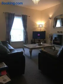 Silverhill House Apartment - Image 3