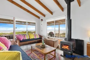 Bay Beach House - A Family & Pet Friendly Favourite with Direct Beach Access - Image 1
