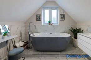 Penthouse Apartment Arundel - Image 2