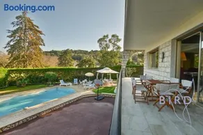 Magnificent residence with swimming pool and garden in Mougins - Image 3