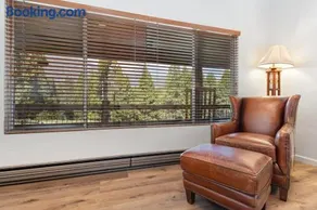 Camp Nelson Lodge Room 10 - Image 2