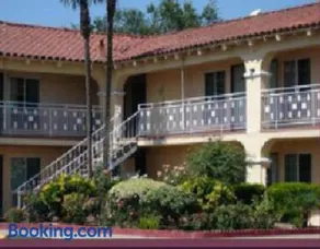 Golden Star Inn - Image 1