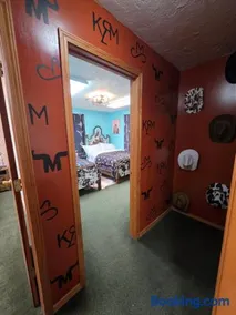 Howdy House - Image 5