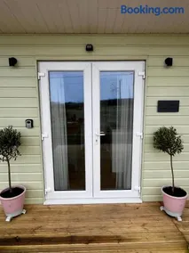 The Cabin at Swelle Cottages - Image 3