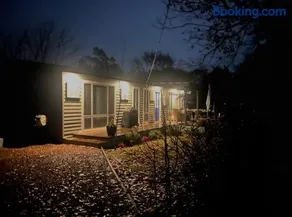 Acorn Cottage Whitfield King Valley - Image 3