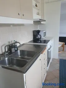50 m till bad i centrala Skärhamn - Image 3