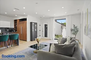 Modern Luxurious Dream Home Mar Vista, 4BDRMs, 4Baths, Kid & Pet Friendly, 10min to the beach!! - Image 3