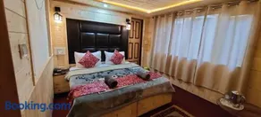 Hotel Alpine K2 - Image 1