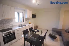 Mistral Apartments - Image 2