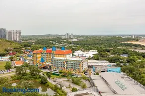 HostaHome Suites at Afiniti Residence walk to Legoland - Image 4