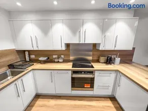 Flat 1 - Luxury Bolton City Centre Apartments - Image 3