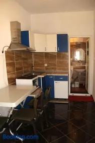 Dani-Ban - Image 1