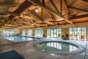 Two-story townhome on Ridge Golf Course with pools hot tubs gyms tennis - Image 3