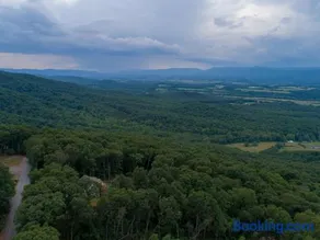 Amazing View Hot Tub Firepit BBQ Private Pets - Image 1